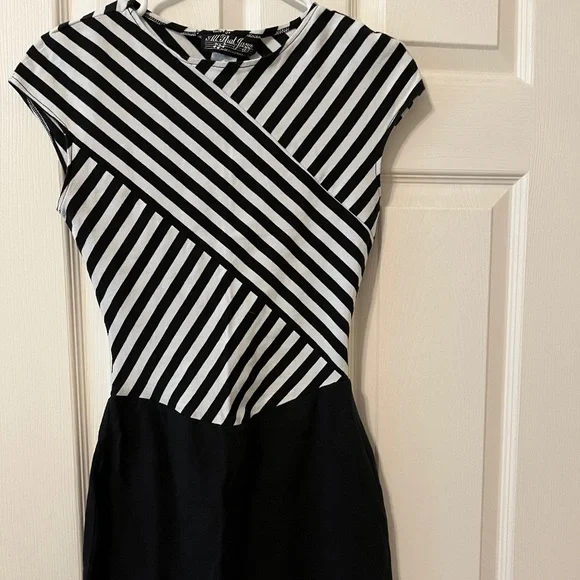 Vintage blk white stripe dress - Picture 1 of 5